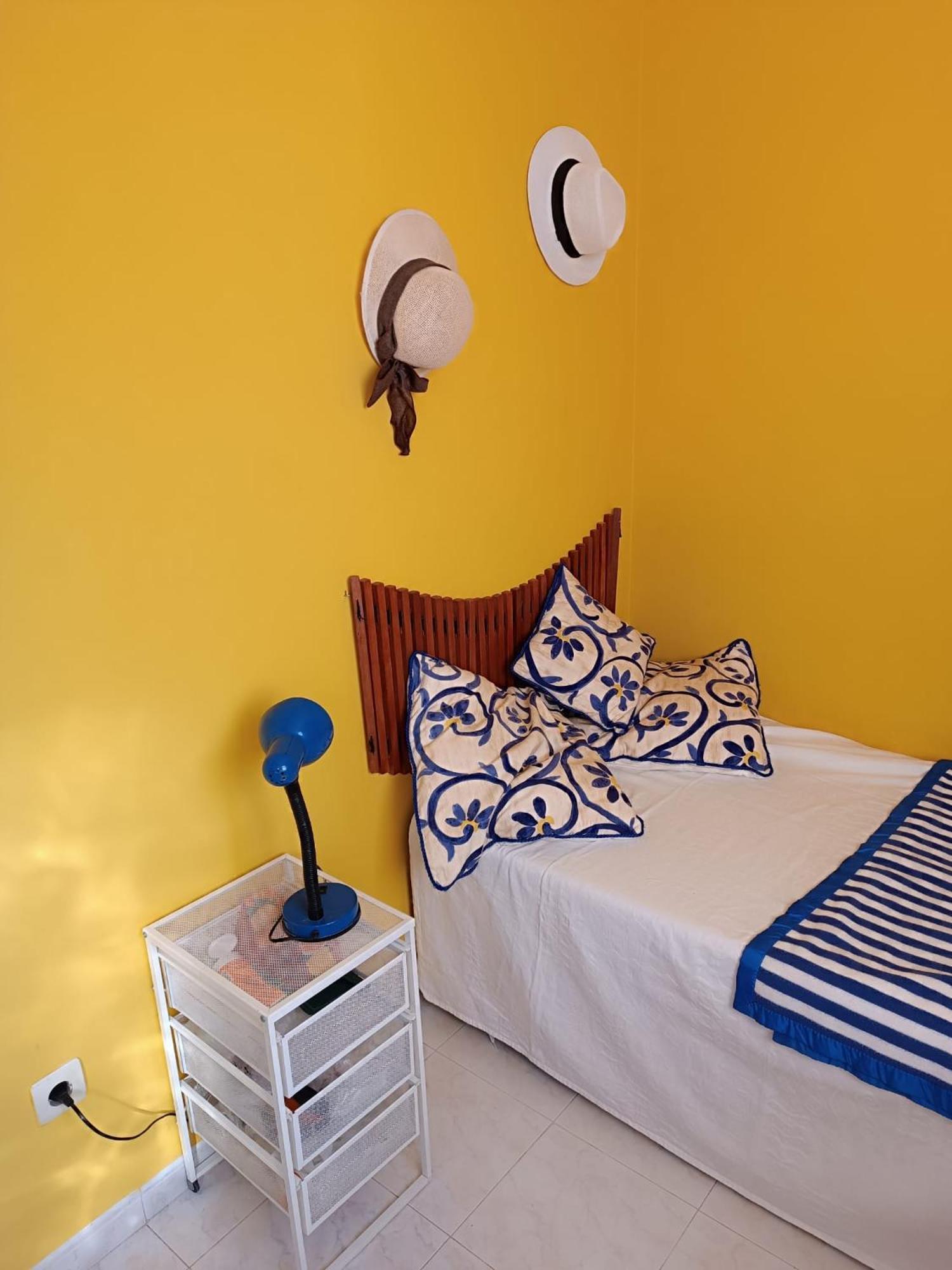 Apartamentos Marineu Cala Josep 阿尔考斯布里 外观 照片